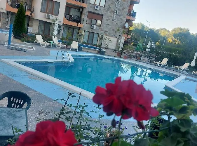 бриз 16 Apartment